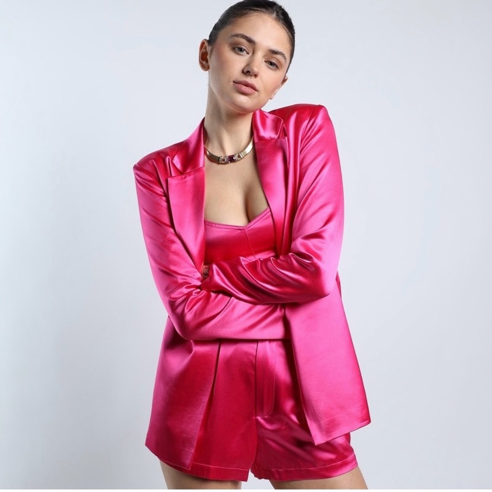 🩷Blazer & Shorts/Vibrant Hot Pink Satin (Barbie 💖)